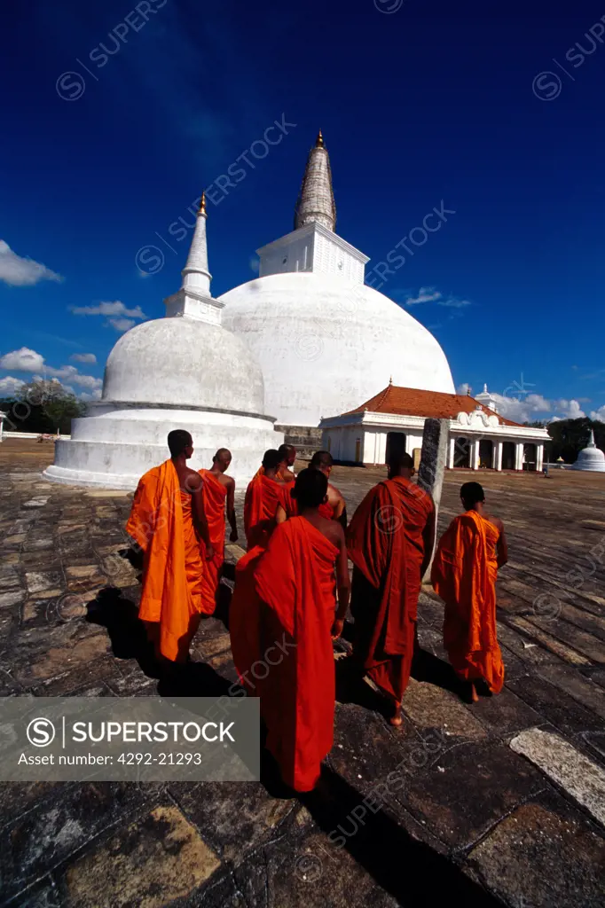 Sri Lanka, Anuradhapura. Ruwanwelisewa stupa
