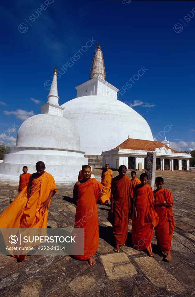 Sri Lanka Anuradhapura Ruwanweliseya stupa