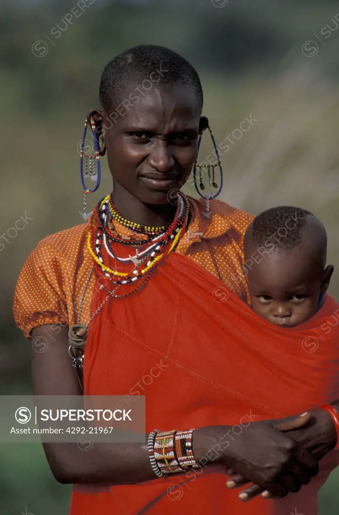 Kenya, masai mother with child