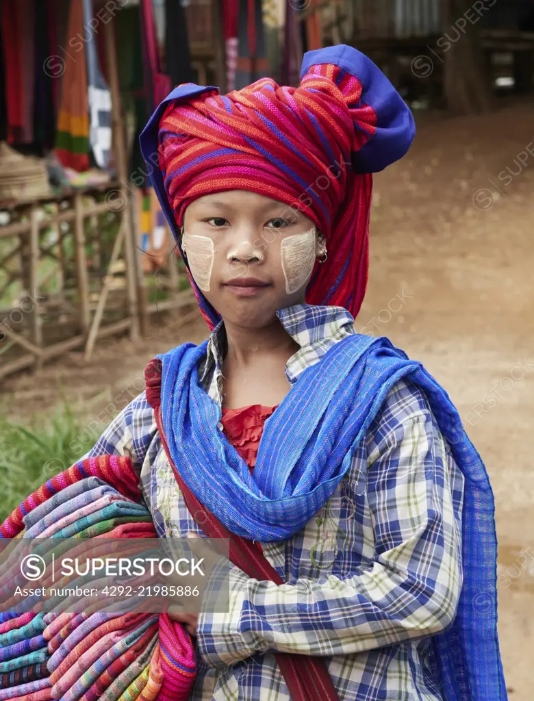 Asia;  Myanmar,Pa-O or Pao girl in traditional dress, ethnic minority, traditional costume, Shan State, Inle Lake,thanaka Face Pain