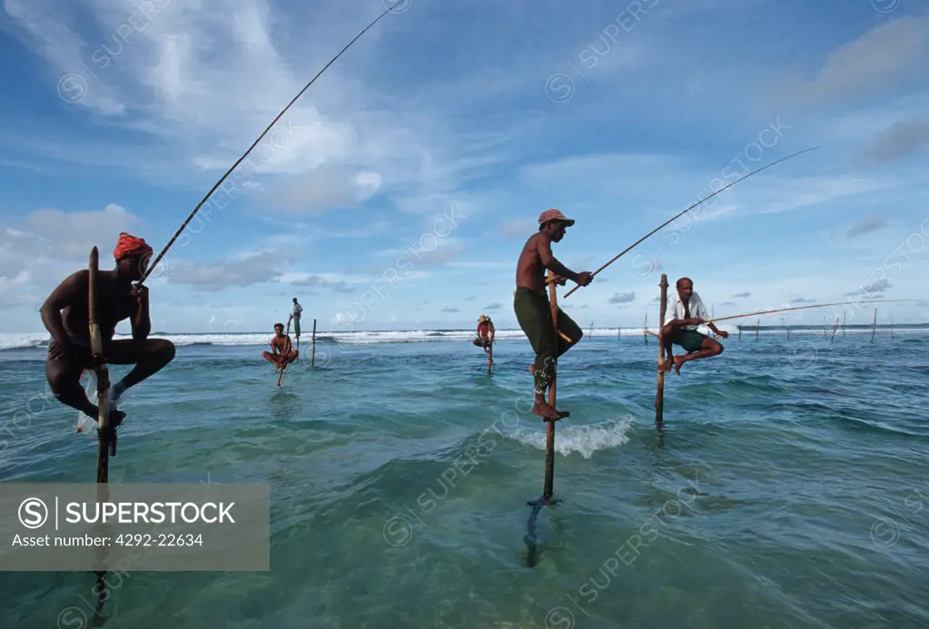 Sri Lanka Weligama, fishermen on poles