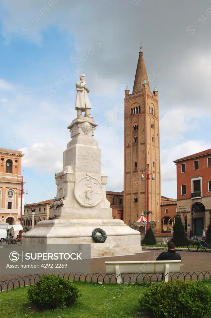 Italy, Emilia Romagna, Forlì, Aurelio Saffi Square, Monument background San Mercuriale Church, Belfry