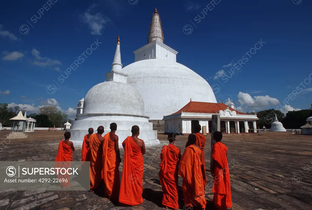 Sri Lanka Monks at Ruwanweliseya stupa