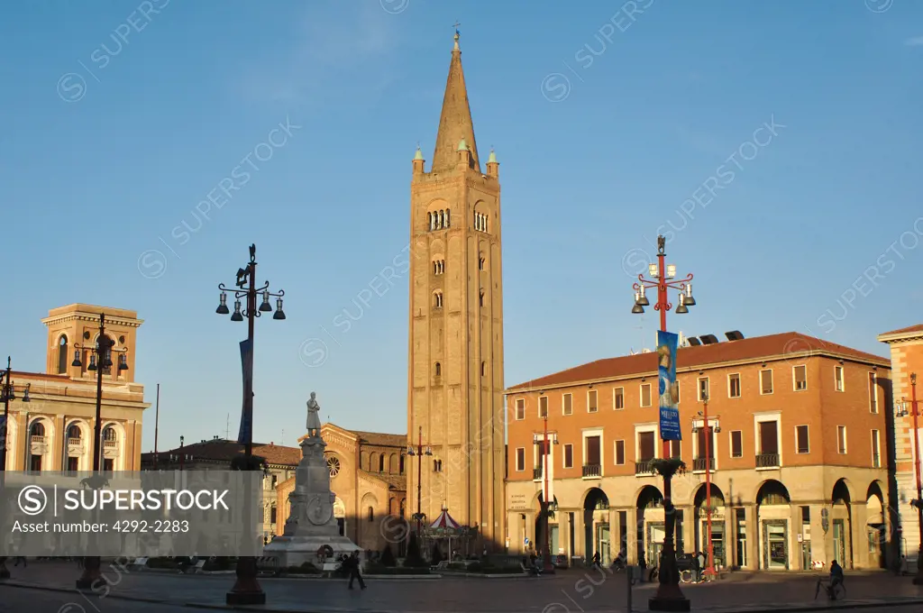 Italy, Emilia Romagna, Forlì, Aurelio Saffi Square, Monument background San Mercuriale Church