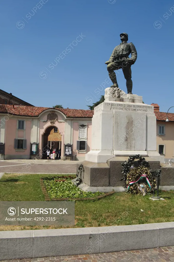 Italy, Lombardy, Lainate, Vittorio Veneto Square, Monument