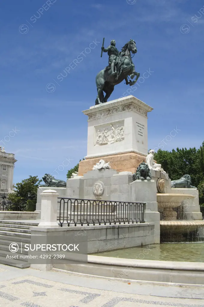 Spain, Madrid, Plaza de Oriente Square, Felipe IV Monument