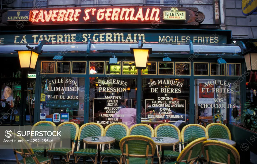 Paris, France, bistrot in Saint Germain quarter,