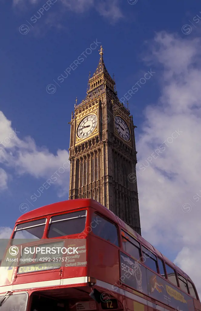 UK, England, London, the Big Ben and double decker bus