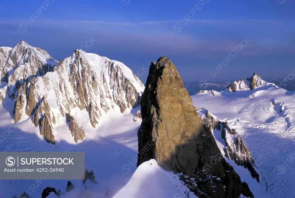 Italy, Alps, view of the Mont Blanc massif and the Giant's Tooth peak