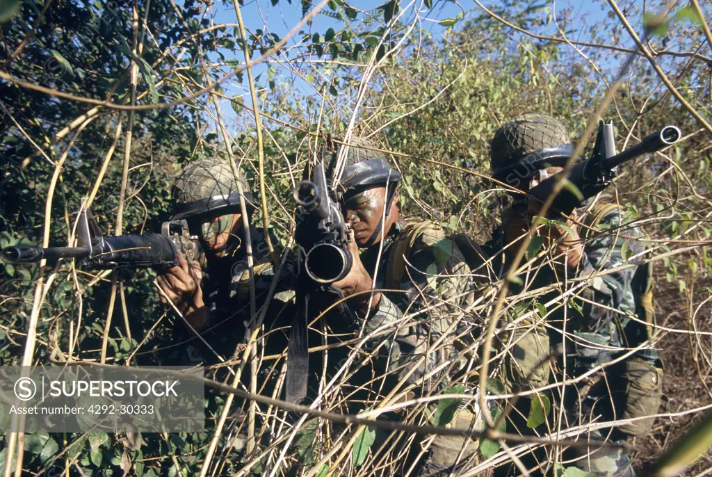 Asia, Thailand, soldiers of the Royal Thai Army with M16 rifle