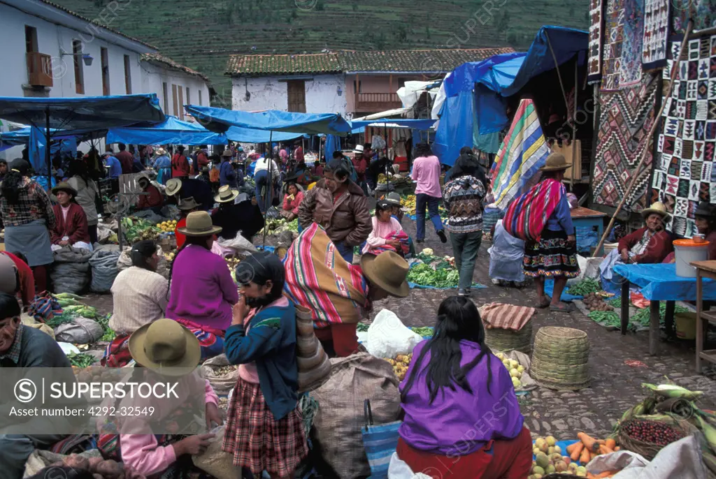 South America, Peru, Andes mount. Dept of Cuzco. Pisac. Village market, Quechua indians.