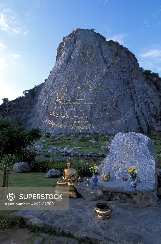 Thailand, Pattaya: Buddah painted on a mountain at Kao She-Chan