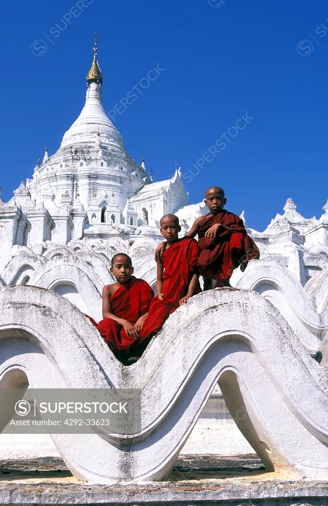 Burma, Mandalay, Nun in Hsinbyume Pagoda