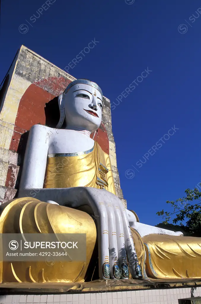 Burma, Myanmar, Bago (Pegu), Kyaikpun Pagoda, Giant Buddha