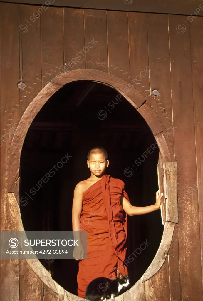 Myanmar, Shan State, Inle Lake, monk in wood monastery