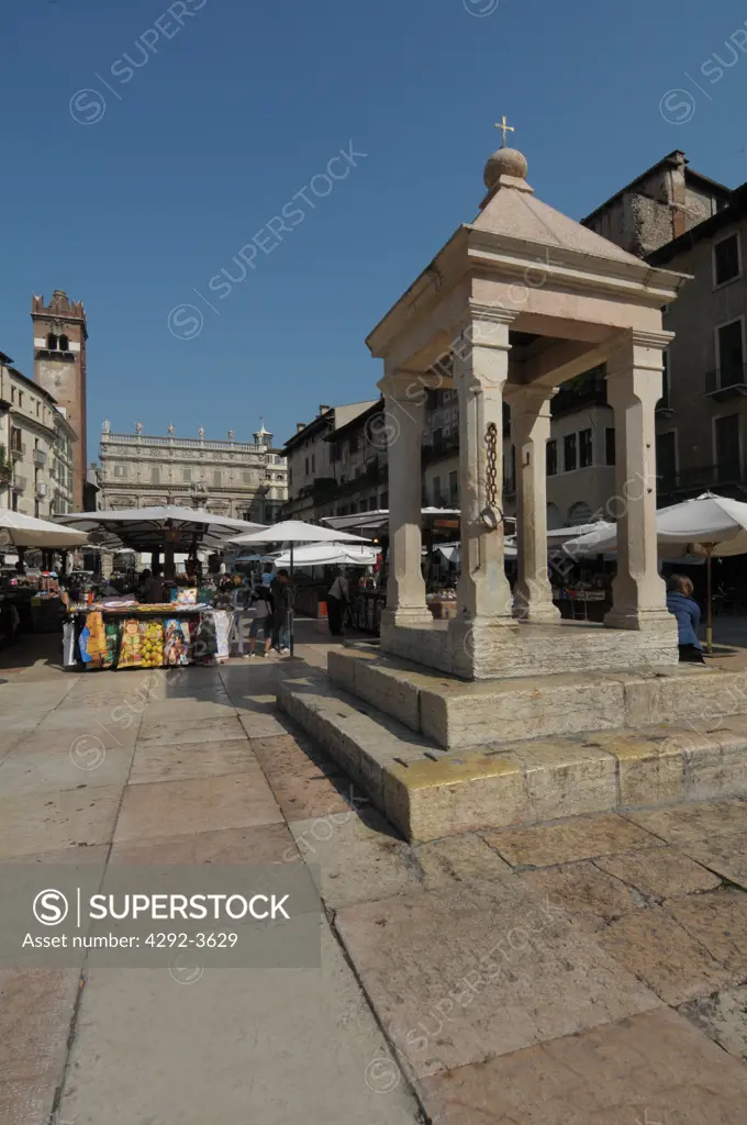 Italy, Veneto, Verona, Piazza delle Erbe