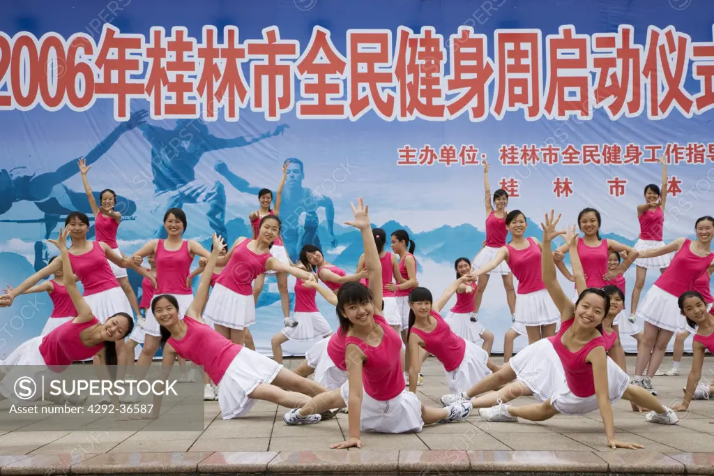 China. Guangxi Province. Guilin, chinese girls doing gymnastics