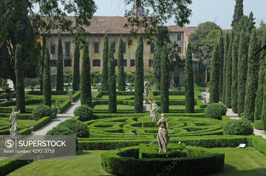Italy, Veneto, Verona, Giusti Gardens