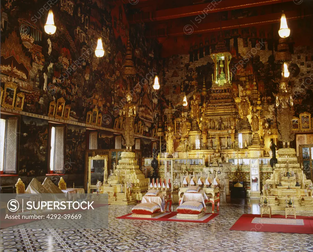 Interior of Wat Phra Kaew with the Emerald Buddha, Bangkok,Thailand.