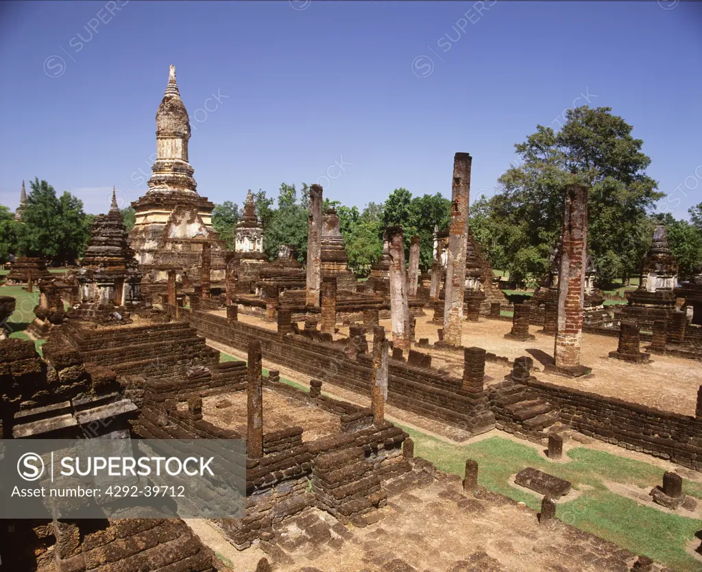 Ruins of Wat Chedi Chet Thaeo, Si Satchanalai,Thailand.