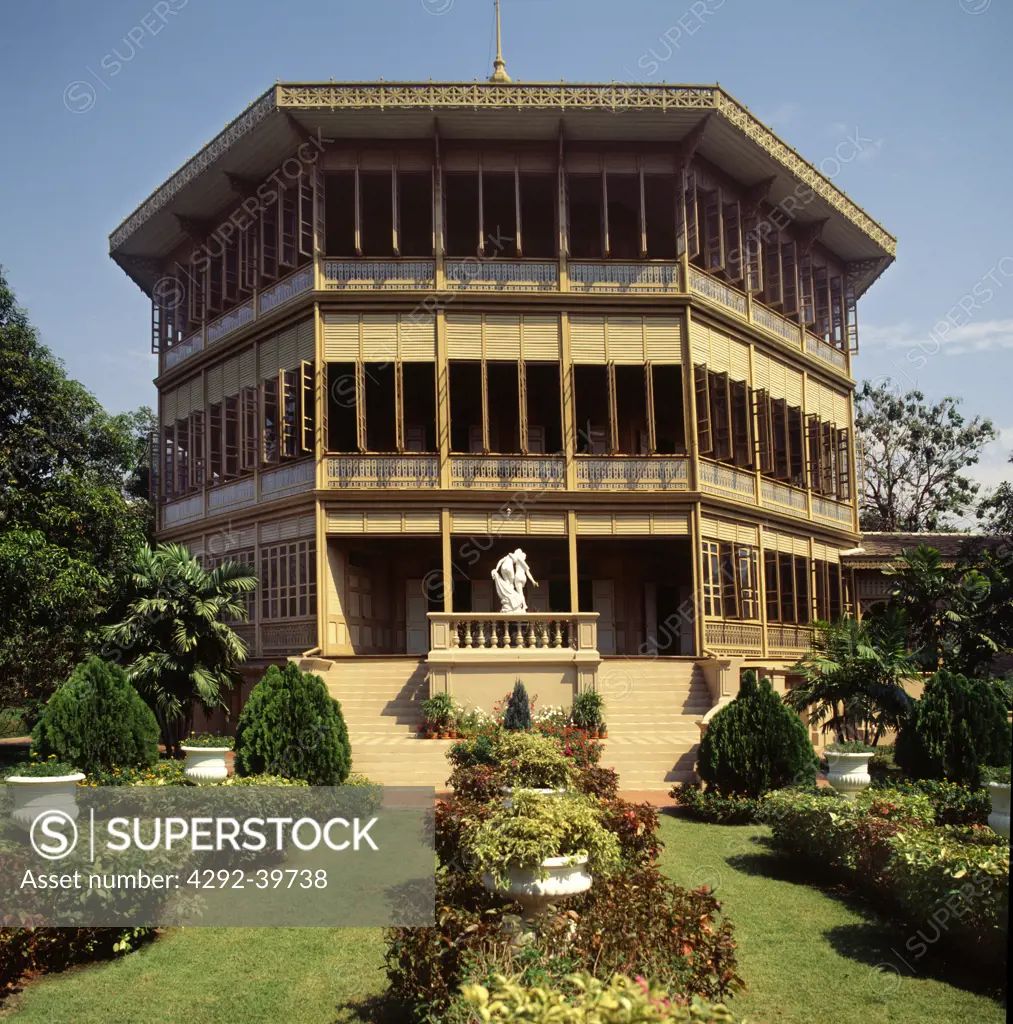 Vimanmek palace, built entirely in wood, former residence of King Chulalongkorn, Bangkok,Thailand.