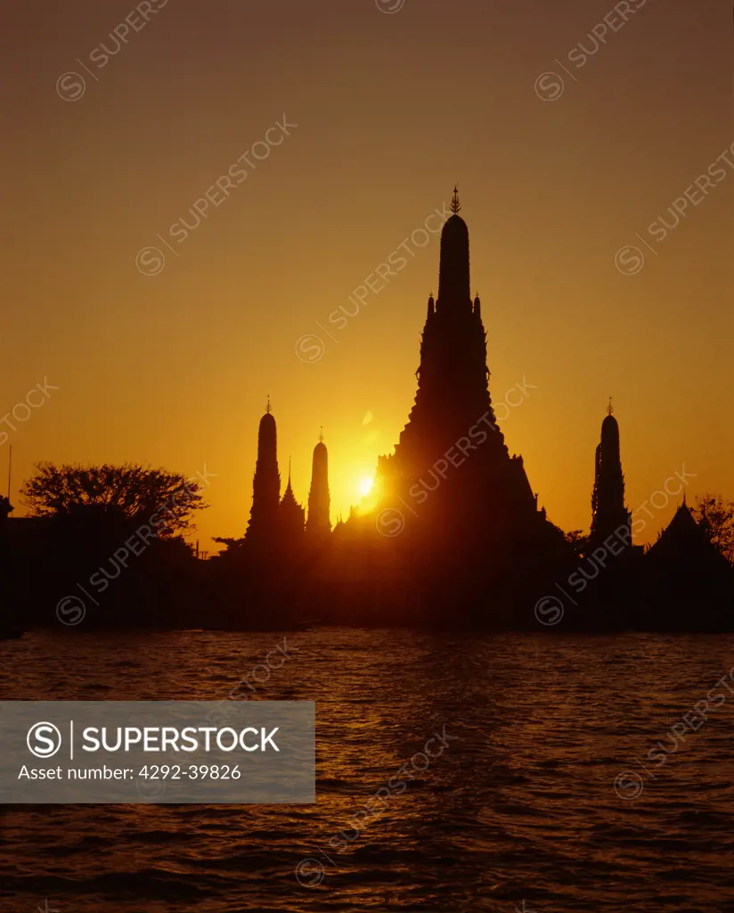Wat Arun (The temple of Dawn) on the Chaopraya river,Bangkok,Thailand.