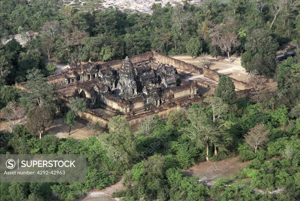 Cambodia, Angkor, Banteay Samre, temple ruins