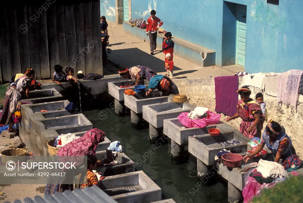 Guatemala, Almolonga Valley, Washing clothes