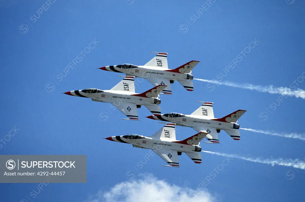 USA, Air Force Acrobatic Team, Thunderbirds (F16A, Falcon)