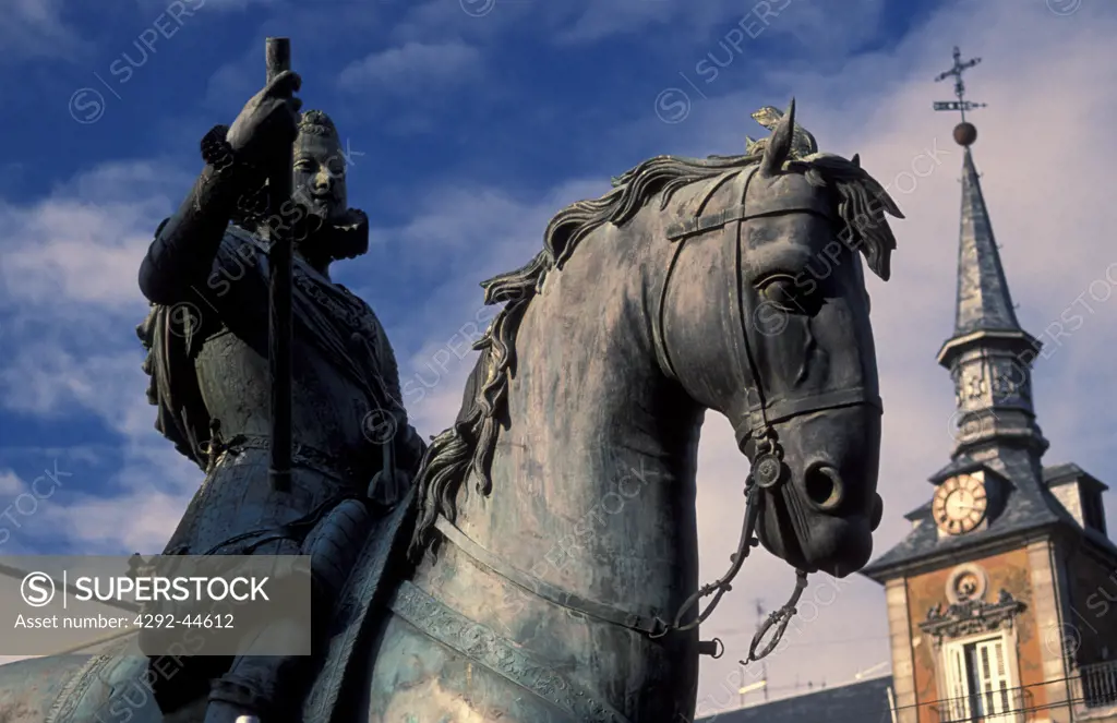 Spain, Madrid, Playa Mayor, statue of Felipe III