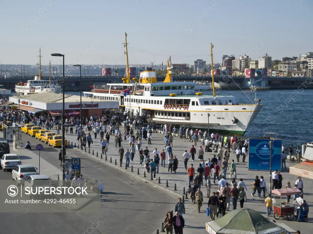 Turkey, Istanbul, Bosphorus, Eminou ferry pier