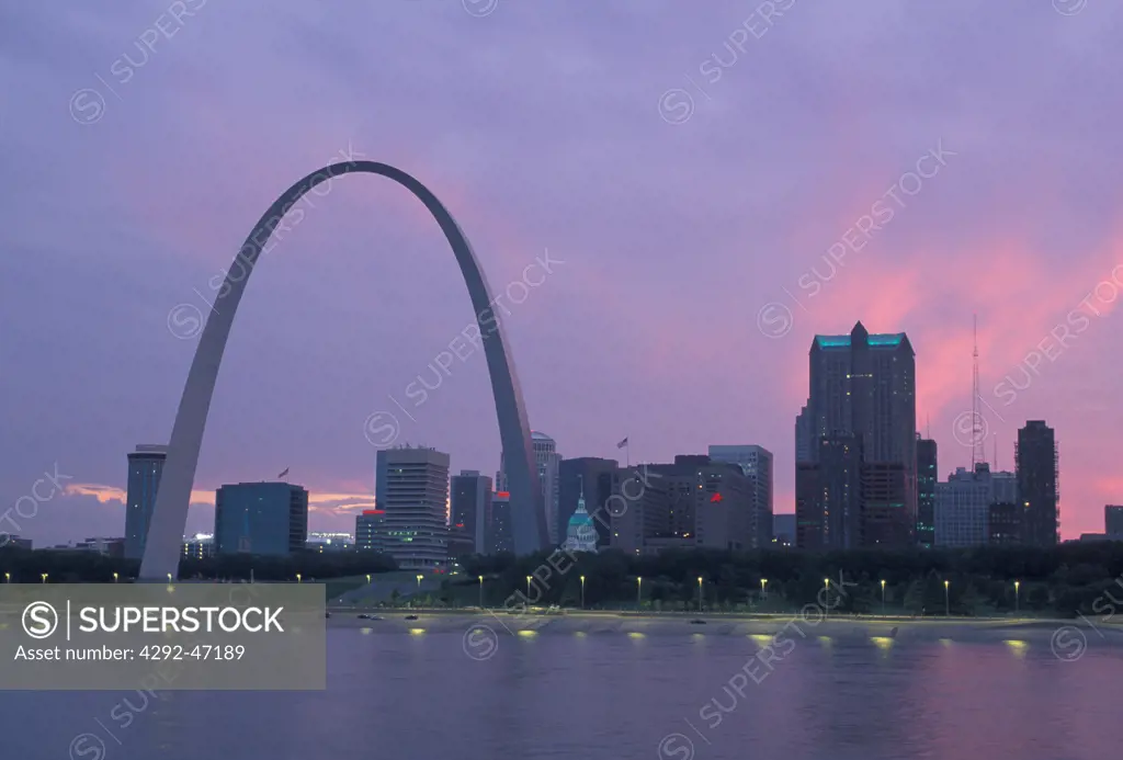 Usa Missouri Saint Louis, cityscape and Gateway Arch