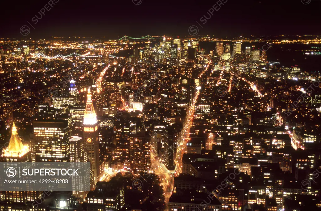 USA, New York, lower Manhattan skyline at night