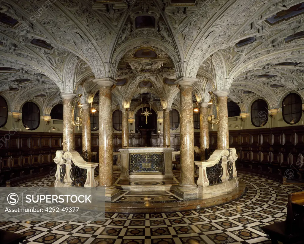 Italy, Lombardy, Milan, the Duomo. interior the chorus 1609