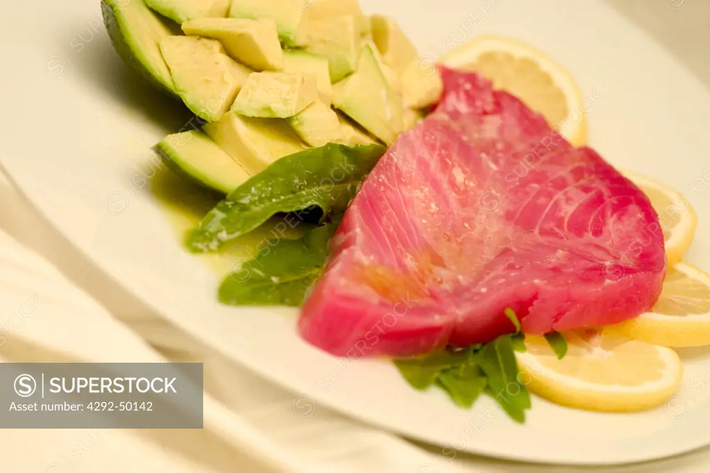 Raw tuna with avocado and lemon