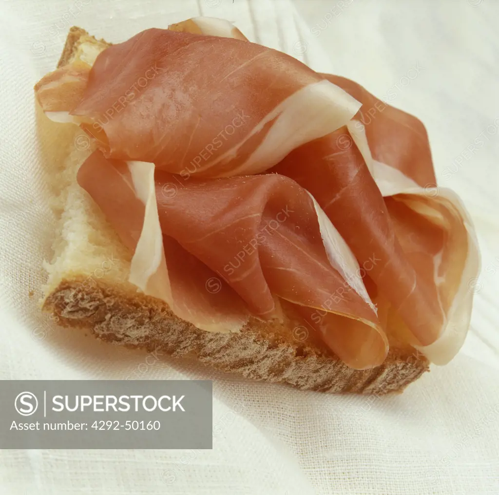 sliced ham on bread