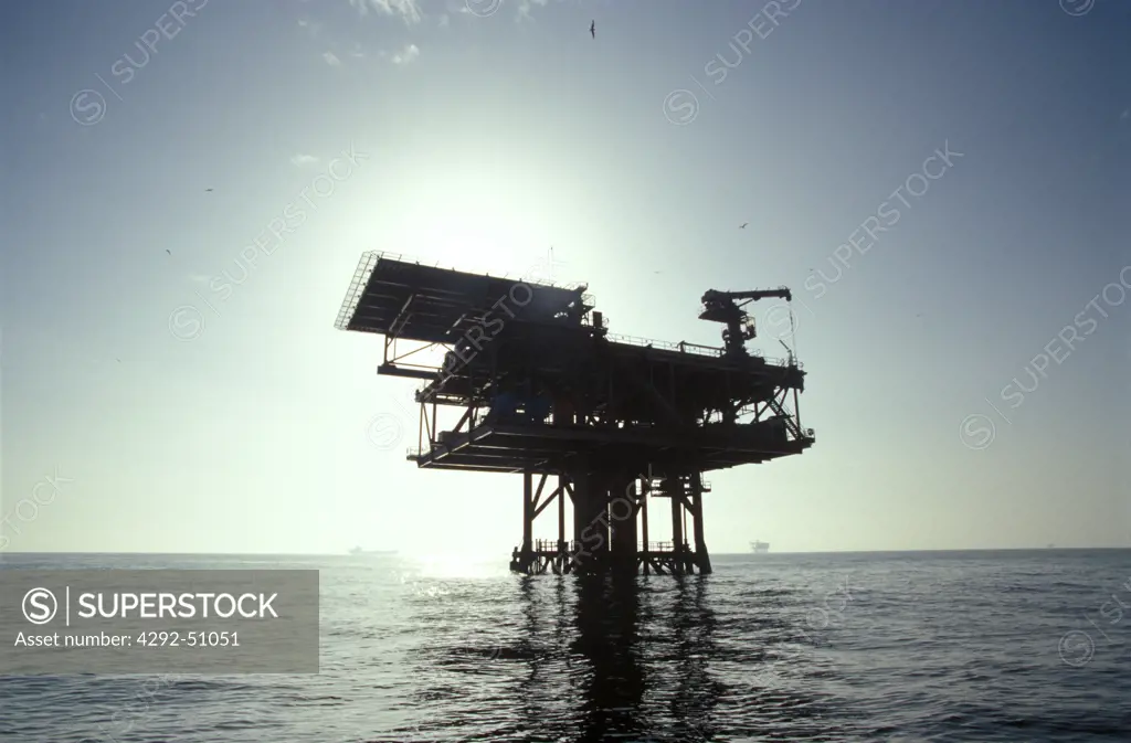 Offshore oil platform