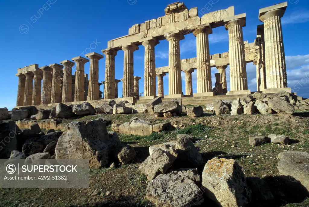 Italy, Sicily, Selinunte, ruins of the greek temple
