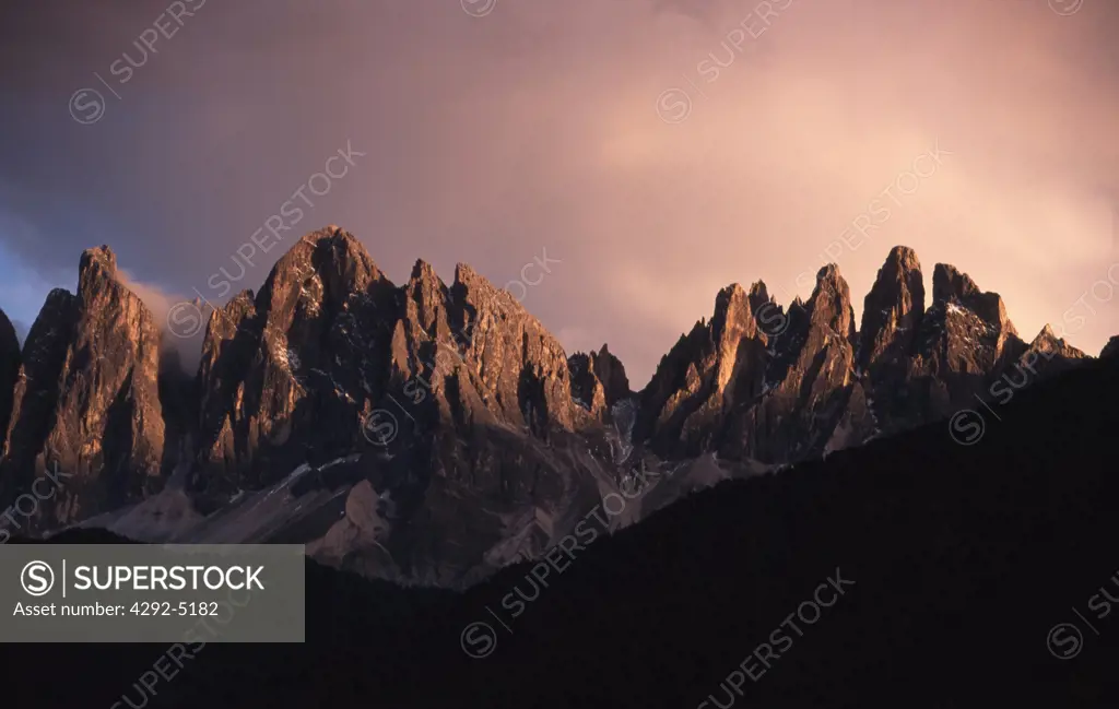 Italy, Trentino Alto Adige, Dolomites, Val di Funes and the Odle at dusk