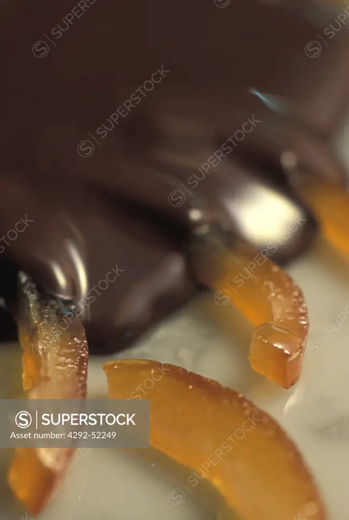 Orange skin candied with fondant chocolate