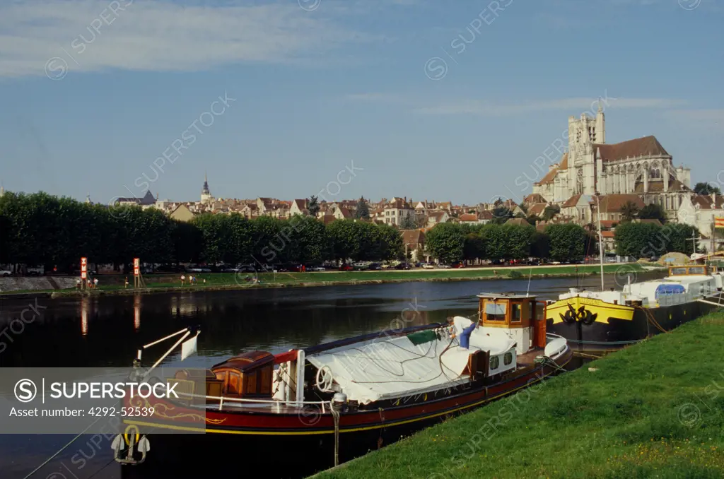 France, Burgundy, Auxerre, Cathedral Saint-Etienne