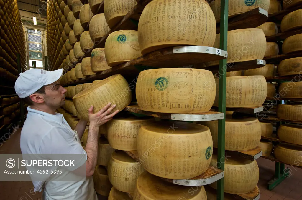 Italy, Emilia Romagna, Parma, Making of Parmesan cheese in Caseificio CPL