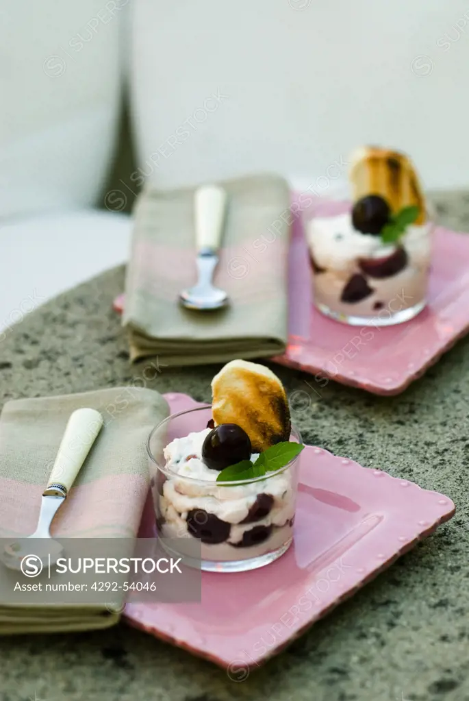 Mousse of ricotta with cherries