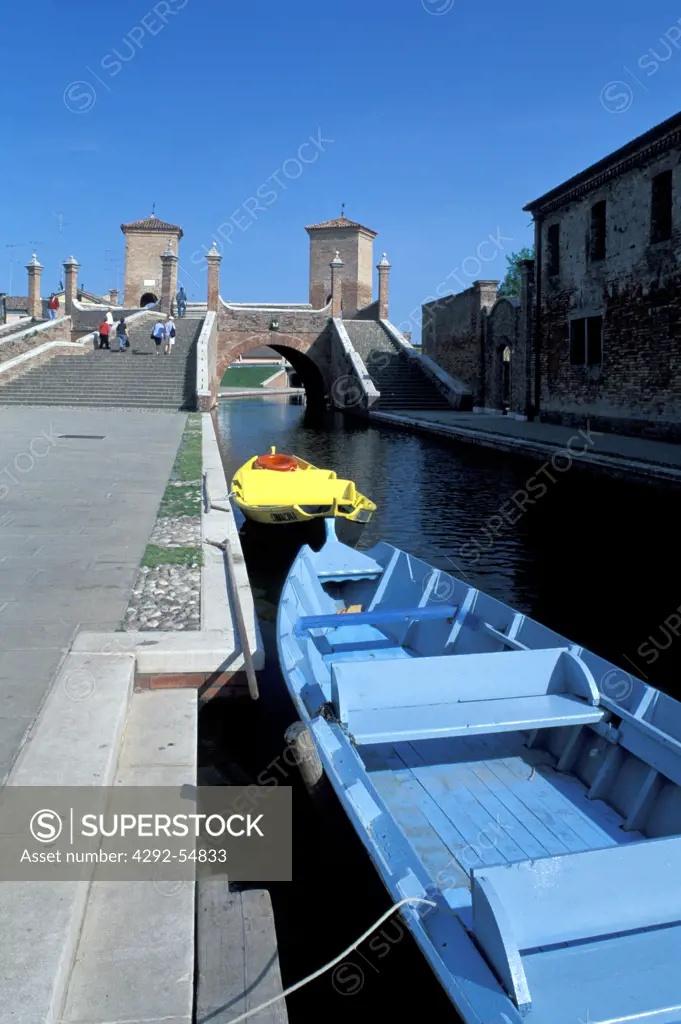 Emilia Romagna, Comacchio. The Trepponti bridge, the canal