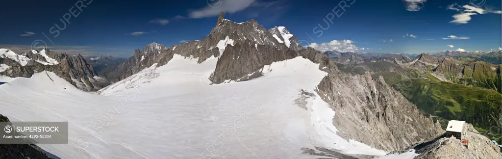 Monte Bianco chain, panorama from Punta Helbronner, Dent du Requin, Mer de Glace, Glacier du Geant, Dent du Geant