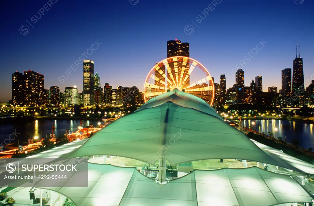 USA, Illinois, Chicago. Skyline from navy pier