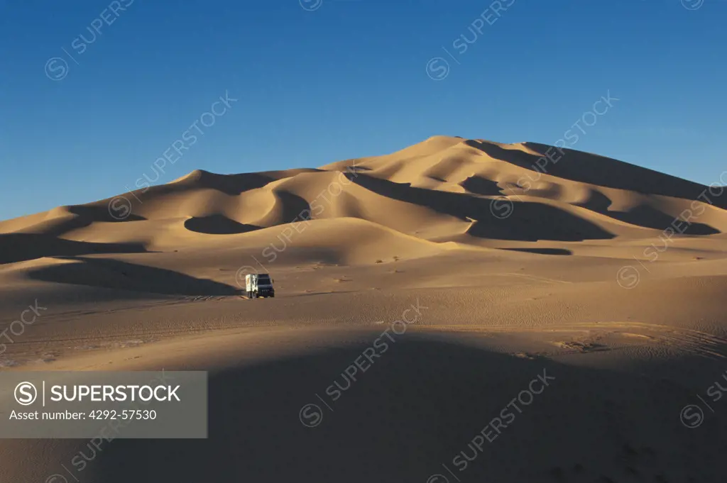 Algeria, the Sahara desert in West Grand Erg