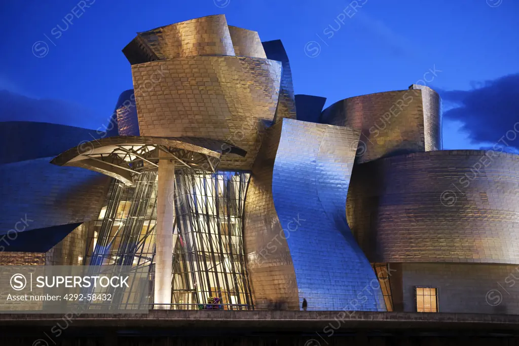 Spain, Basque Region, Bilbao, Guggenheim Museum at night