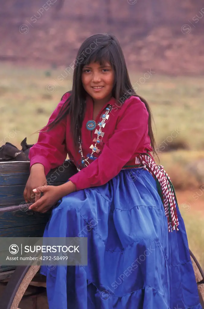 USA, Arizona, Monument Valley, Navajo girl in native dress