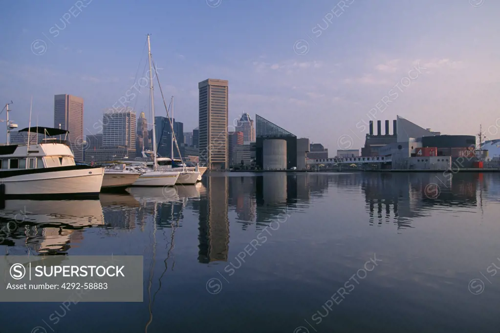 Baltimore Maryland USA: Inner Harbour and yacht marina